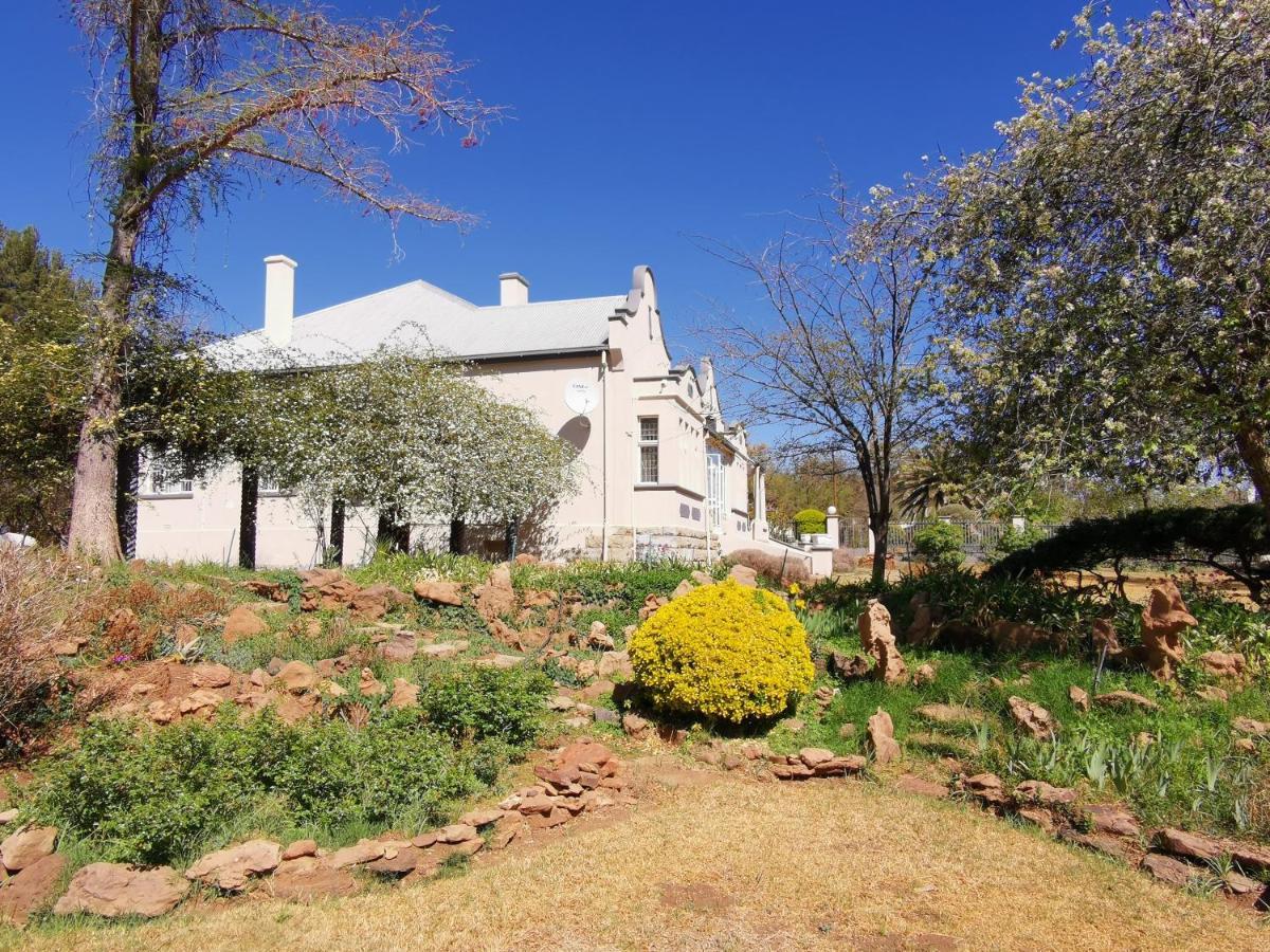 Lucolo Palace B&B Aliwal North Esterno foto